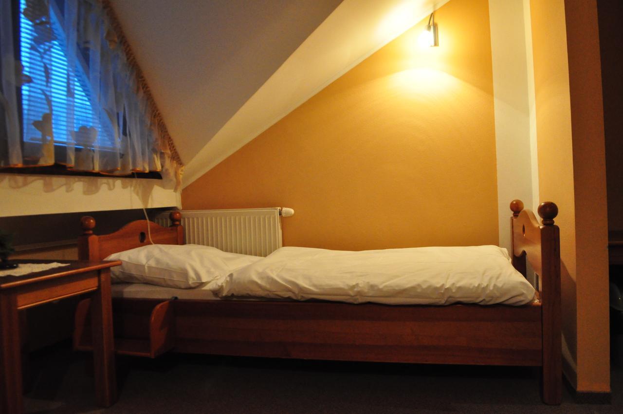Hotel Mladost Lipany ภายนอก รูปภาพ