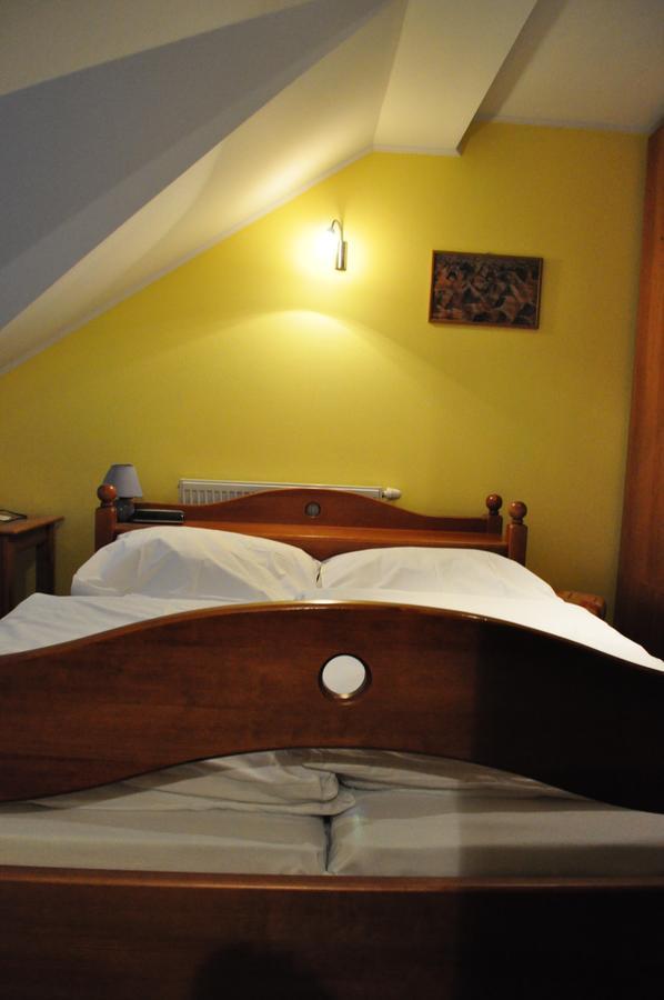 Hotel Mladost Lipany ภายนอก รูปภาพ