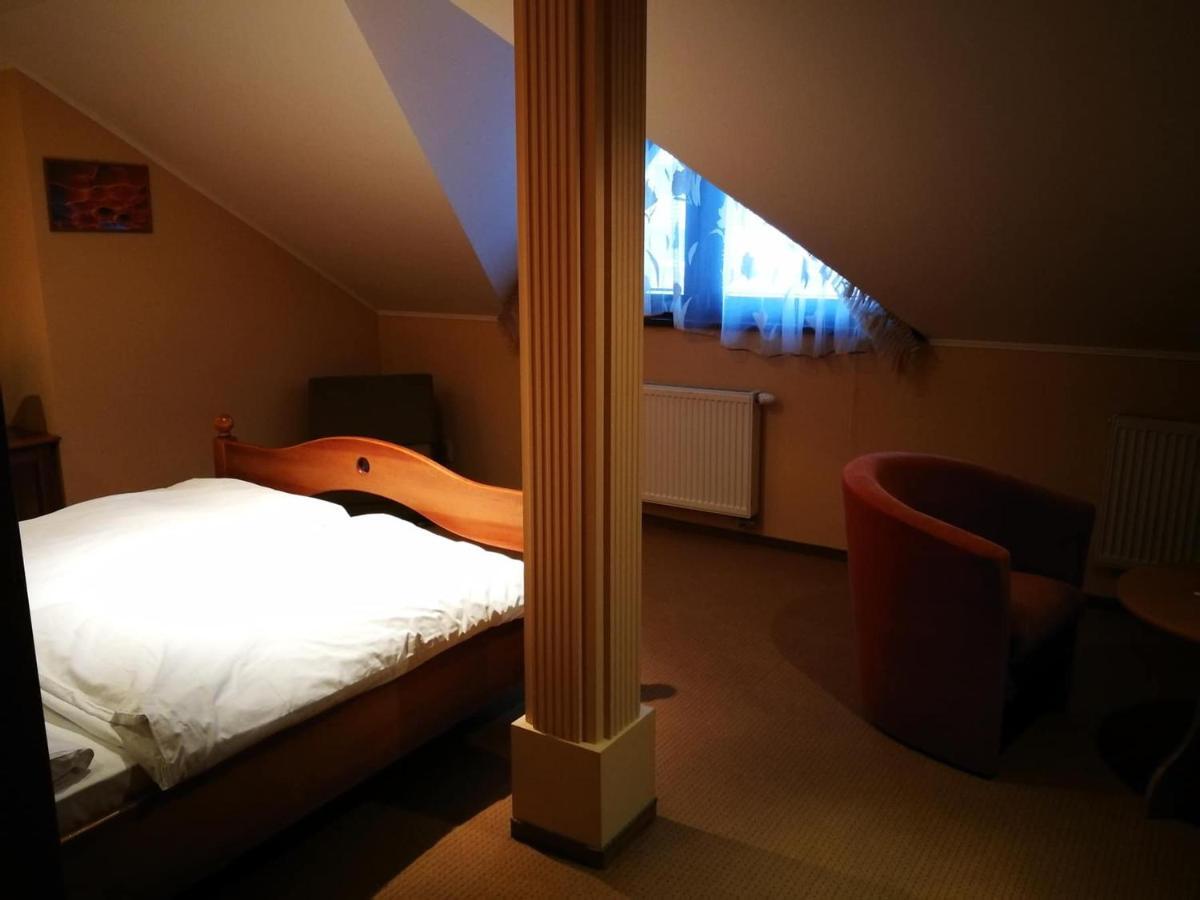 Hotel Mladost Lipany ภายนอก รูปภาพ